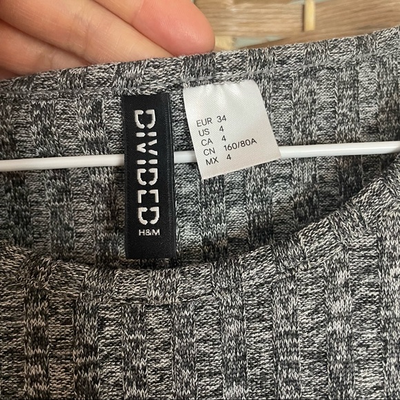 H&M Short sleeve grey sweater dress (Size 4) - Picture 3 of 3